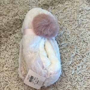 Ann Taylor Cream and Pink Fluffy Slippers
